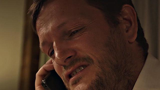 какой-то извращенец пялится, как две шлюхи отдаются на bbc в анал