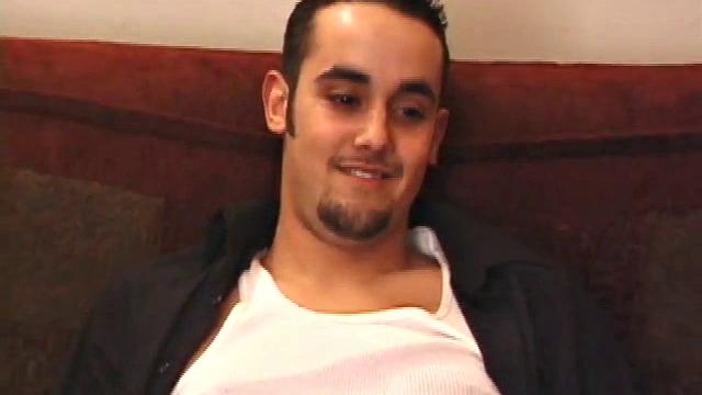 Джейсону не с кем трахаться - дрочит и сам себя веселит