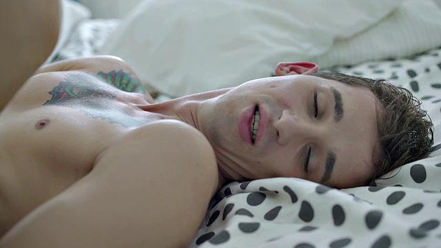 Hung twink fucking himself after anal toying