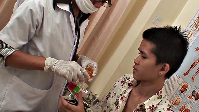 Orient amateur twink fucked and pissed at doctor's infirmary