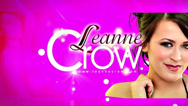 Leanne Crow - Christmas Pinup 5D 1