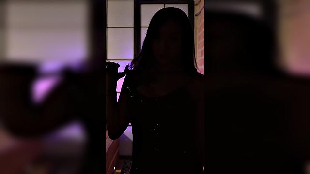 Brunette Fitgirl Seductive