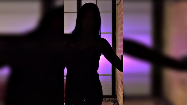 Brunette Fitgirl Seductive