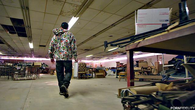 диплом не помог - пришлось трахаться с клиентом картеля