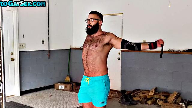 Hairy buff hunk drilled by bearded stud