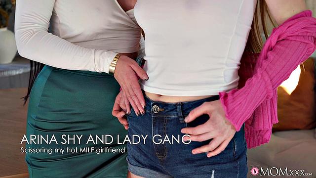 Scissoring with my hot MILF girlfriend