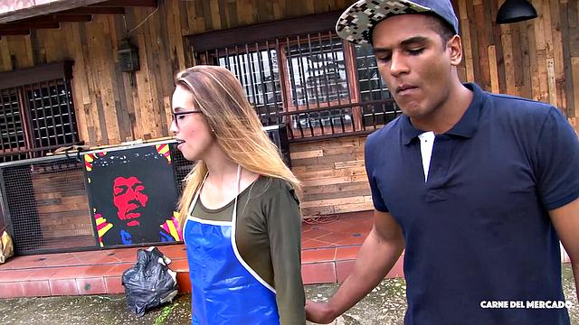 Skinny waitress gets facial in pickup and fuck