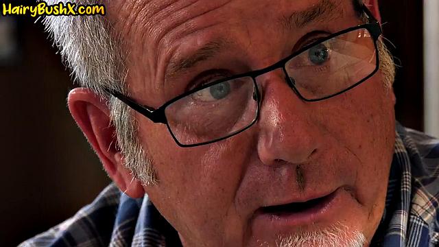 Cumthirsty babe cockriding on DILF