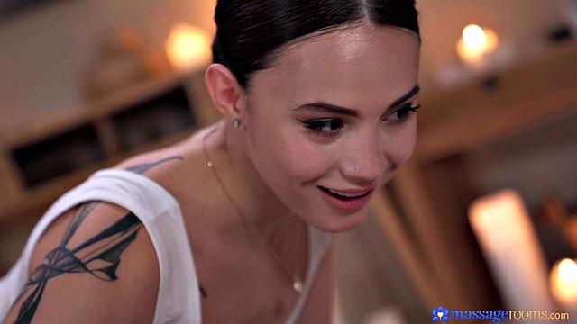 Massage with Pussy included