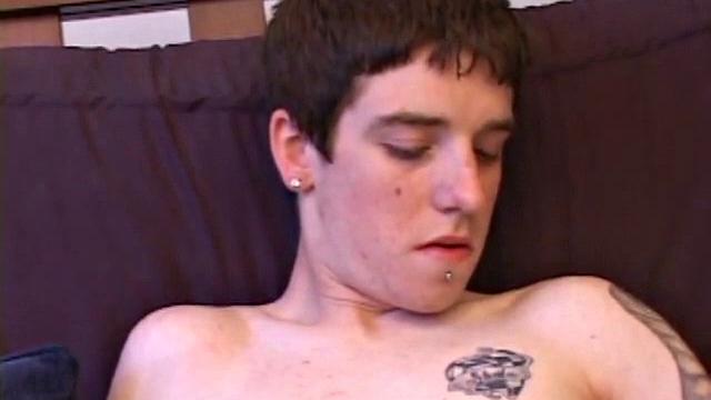 Грубые унижения и яростная дрочка с игрушкой