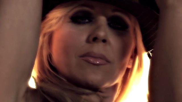 Bigboobs cougar riding in both ways after missionary sex