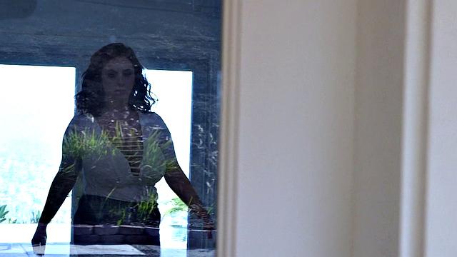 Milly Marks bangs the delivery dude