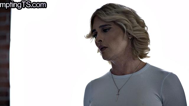 Queer beauty spoiling lesbian