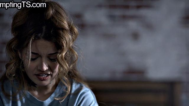 Queer beauty spoiling lesbian