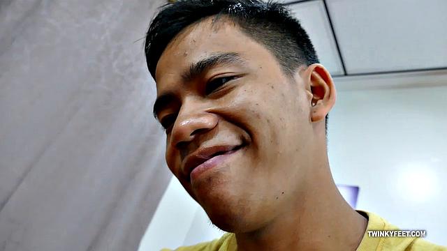 Marcon and Rizal Get Horny For Feet