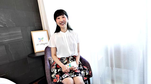 Shop girl from Tokyo Miss Neiro Ayukawa has a body she shows us