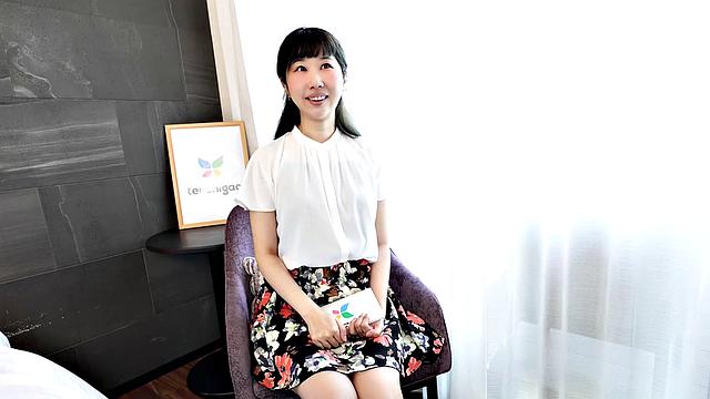 Shop girl from Tokyo Miss Neiro Ayukawa has a body she shows us
