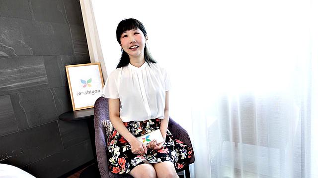 Shop girl from Tokyo Miss Neiro Ayukawa has a body she shows us