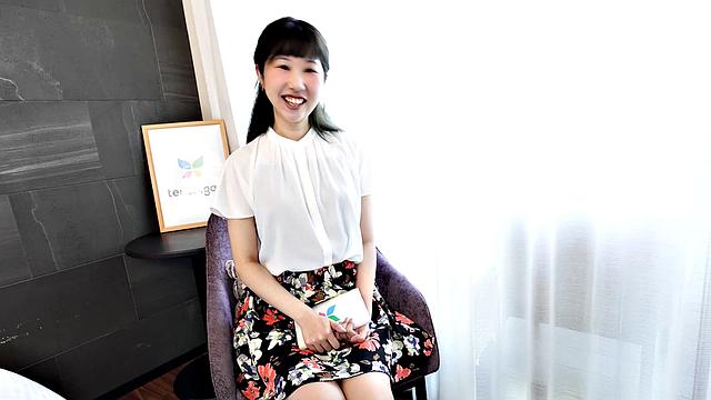 Shop girl from Tokyo Miss Neiro Ayukawa has a body she shows us