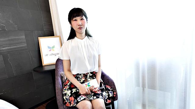 Shop girl from Tokyo Miss Neiro Ayukawa has a body she shows us