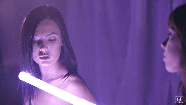 Lesbian Light Show - S18:E7