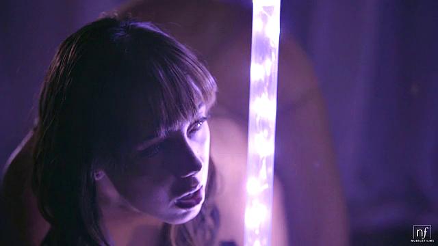 Lesbian Light Show - S18:E7