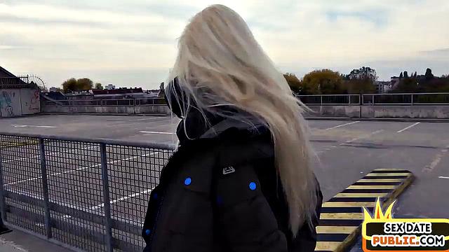 Big blonde babe cockbouncing outdoors