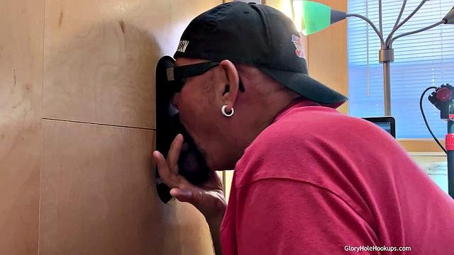 Hung Ebony Man Gets A Hot Blow Job