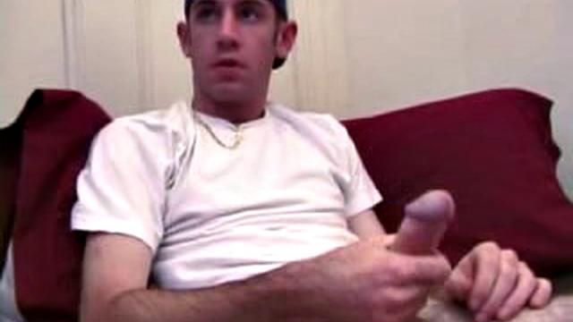 Amateur Beating Off With Toy