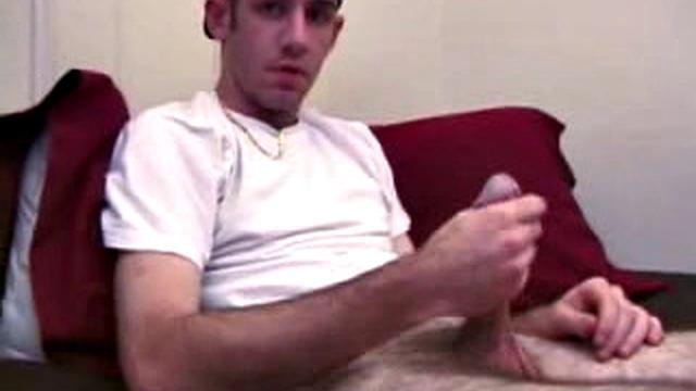 Amateur Beating Off With Toy