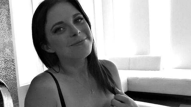 Blonde lezzie licked and tribbed by redhead in duo