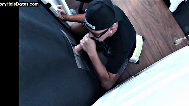 Amateur gloryholr daddy sucks dick with greedy mouth