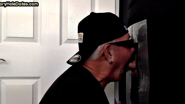 Amateur gloryholr daddy sucks dick with greedy mouth