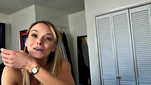 MILF perverted stepmom fucked in wet pussy by nice dick