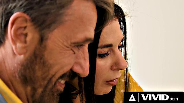 VIVID - Naughty Exchange Teen Kendra Spade Blows Steve Holmes For A Facial Finish