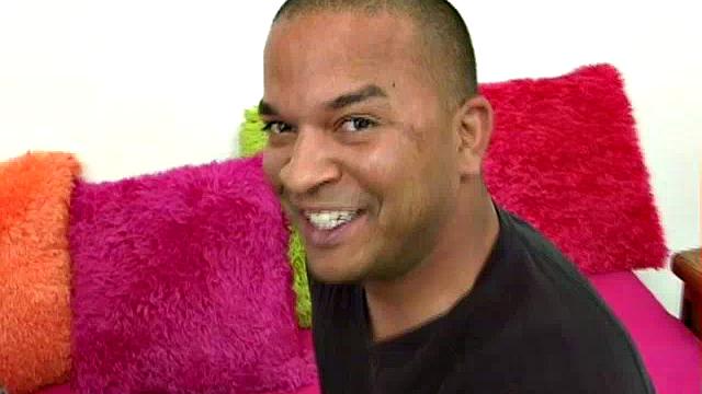 Демисис снова у нас - её жопа как памятник