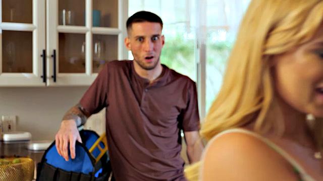 Busty Bailey Brooke loves to fuck