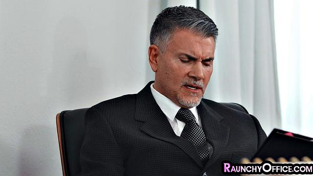 Big classy babe gets pussy drilled