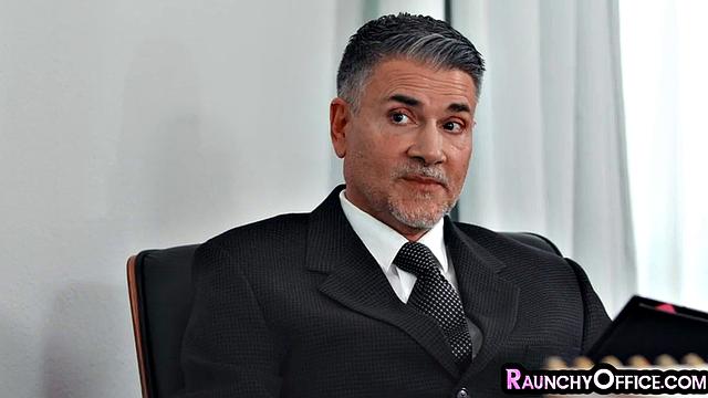 Big classy babe gets pussy drilled