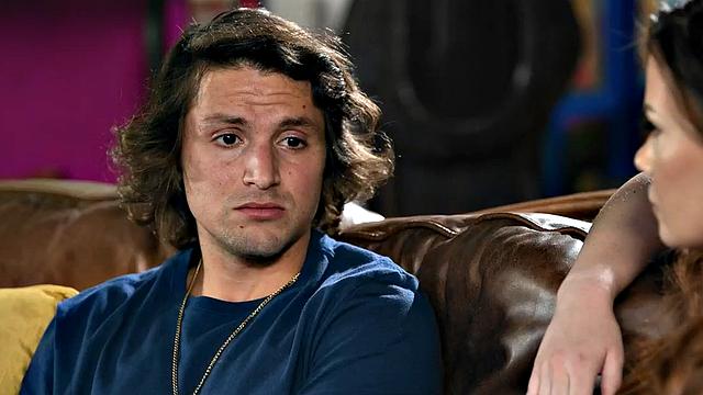 Stepmommy with medium boobs pussyfucked by stepson