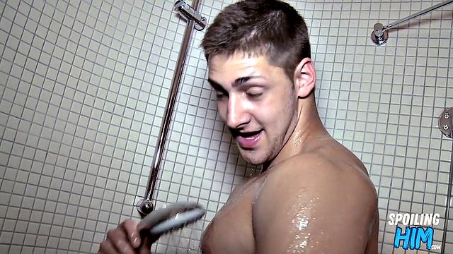 Busty babe cockriding hard at casting