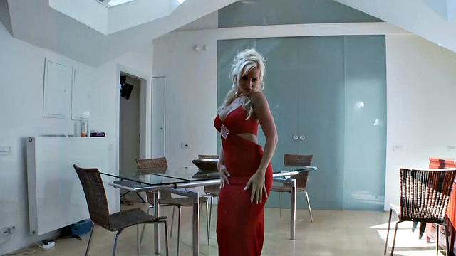 Cindy Dollar Has a Dildo in Her Asshole!