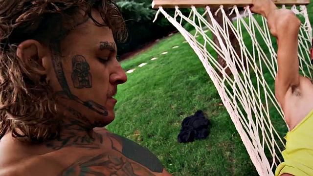 Cockhungry guy deepthroats