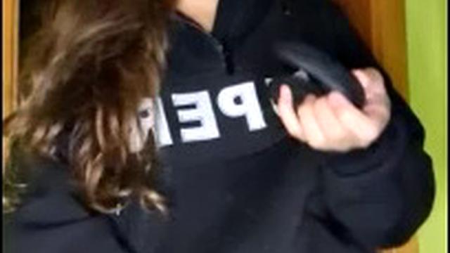 Огненная подруга раздевается и ласкает себя дома