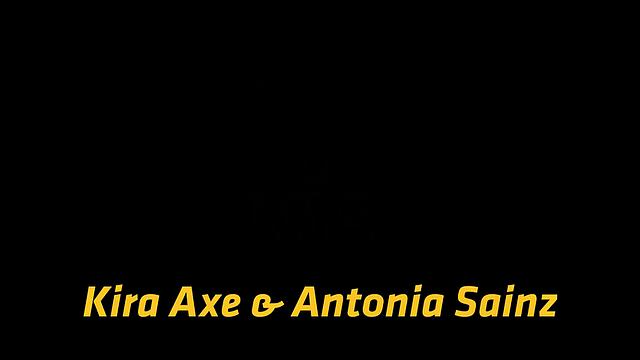 Pissing Lesbians Share