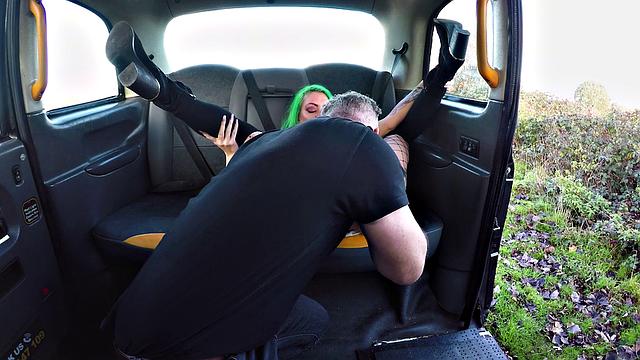 Lick my pussy & arse