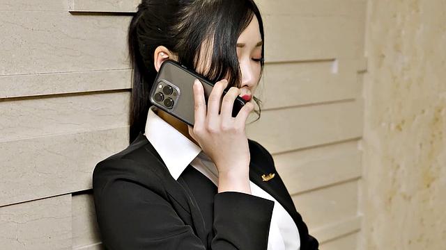 Li Nana and her office staff celebrate late and end up in bed