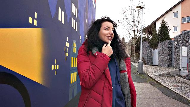 Amateur sweetie doggystyled by agent