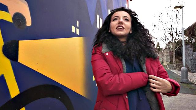 Amateur sweetie doggystyled by agent