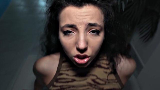 Amateur sweetie doggystyled by agent